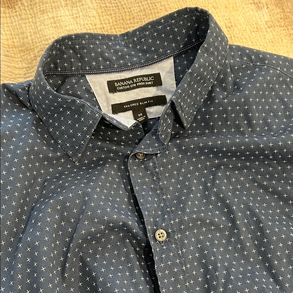 Banana Republic Men's Navy Patterned Shirt
